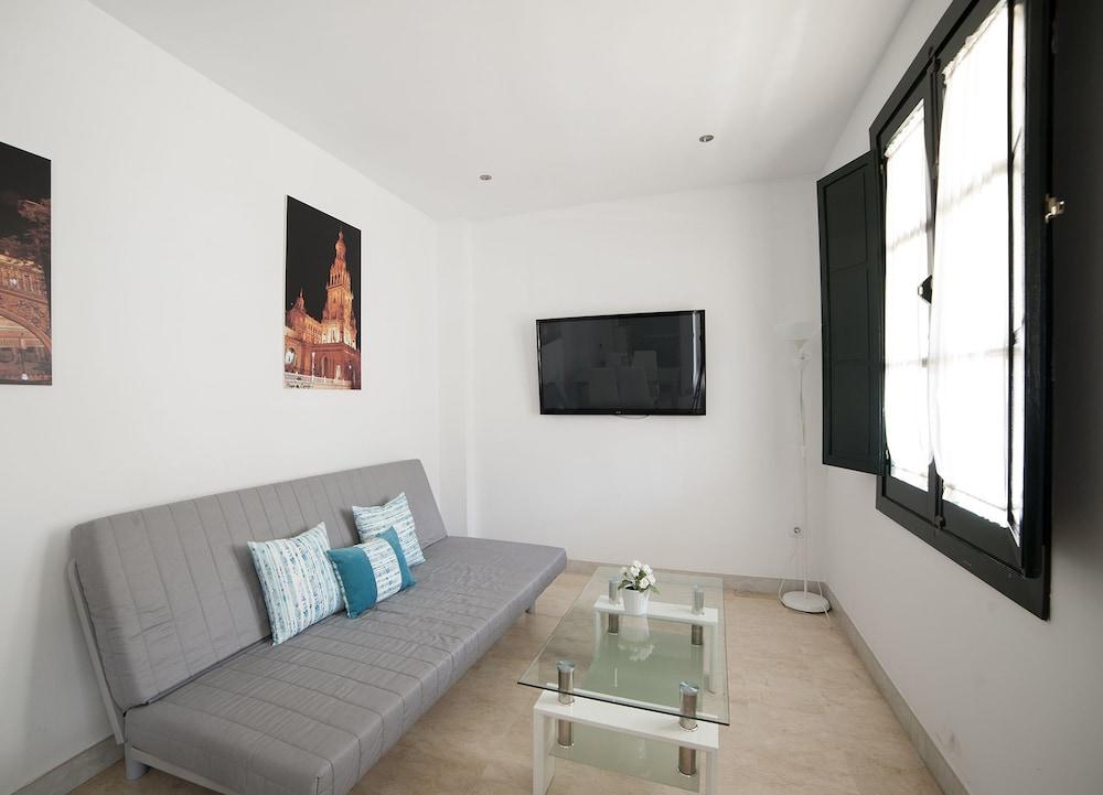 Corral De Chicharos Apartment Seville