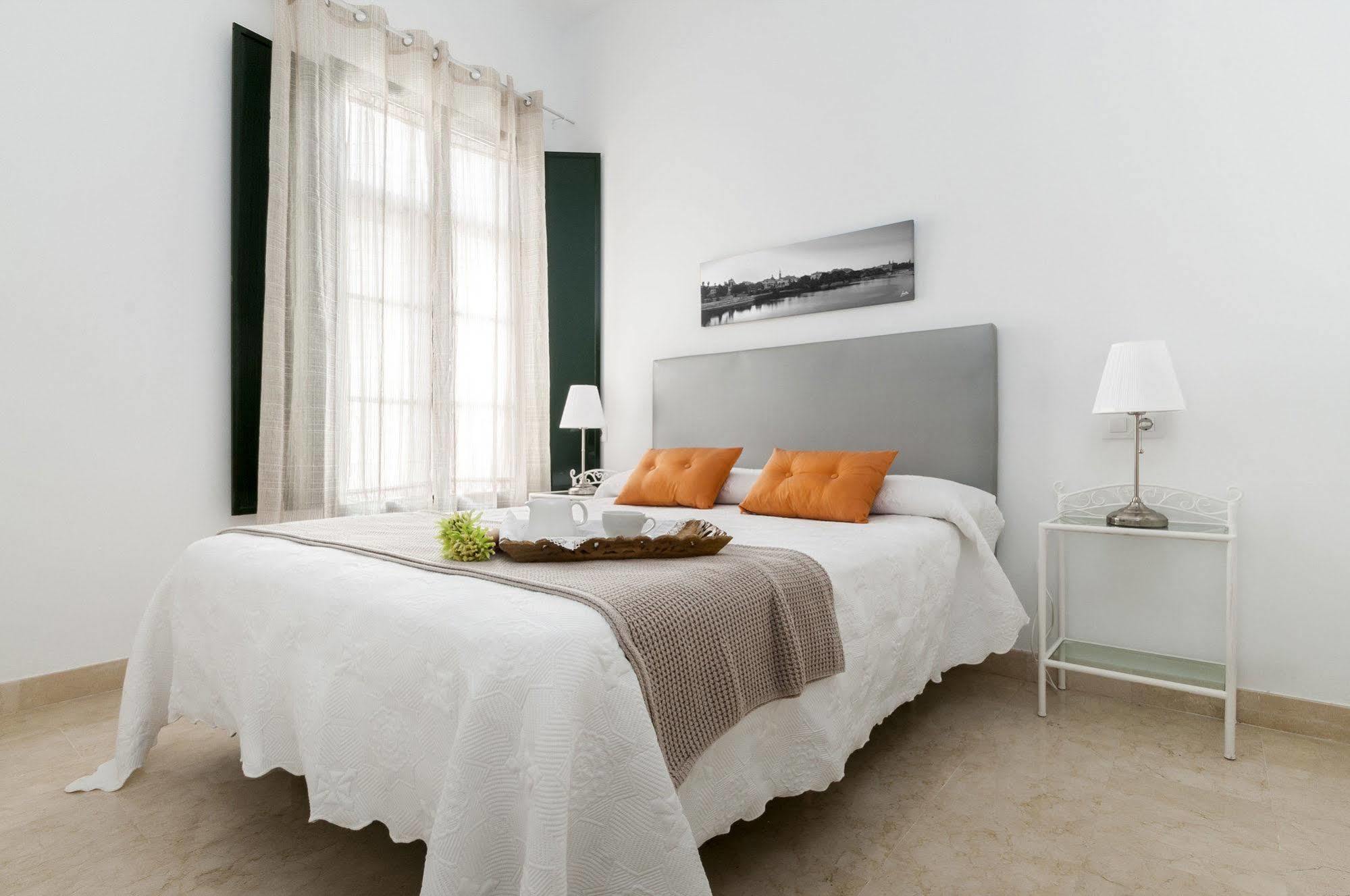 Corral De Chicharos Apartment Seville